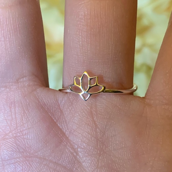 Sterling Silver Lotus Ring - Picture 2 of 3